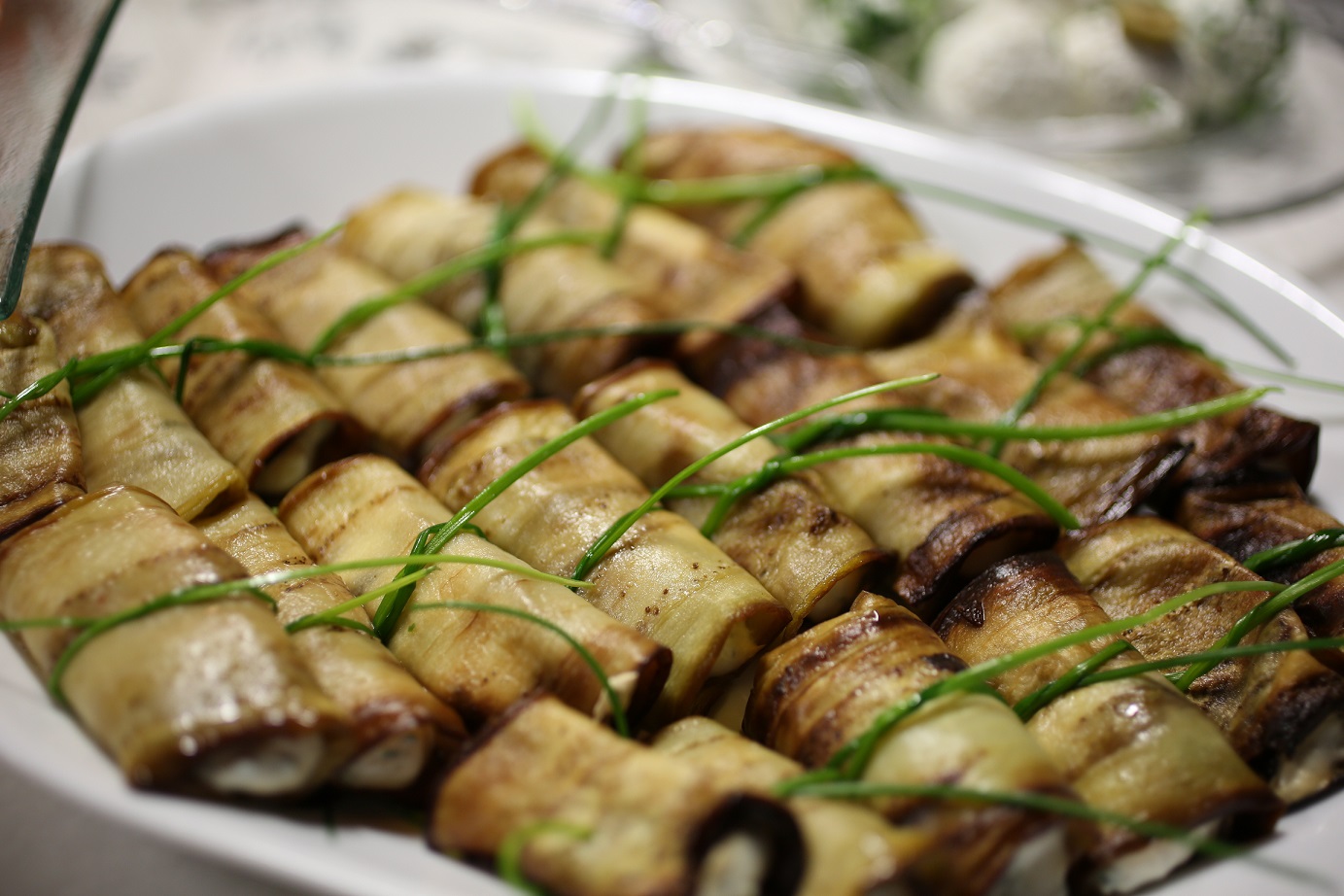 גליל חצילים ממולאים בגבינה