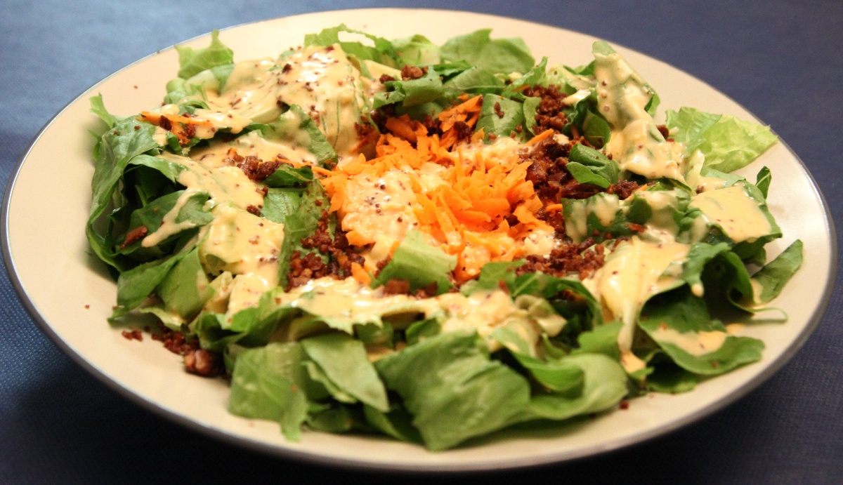 סלט חסה ופקאן מסוכר