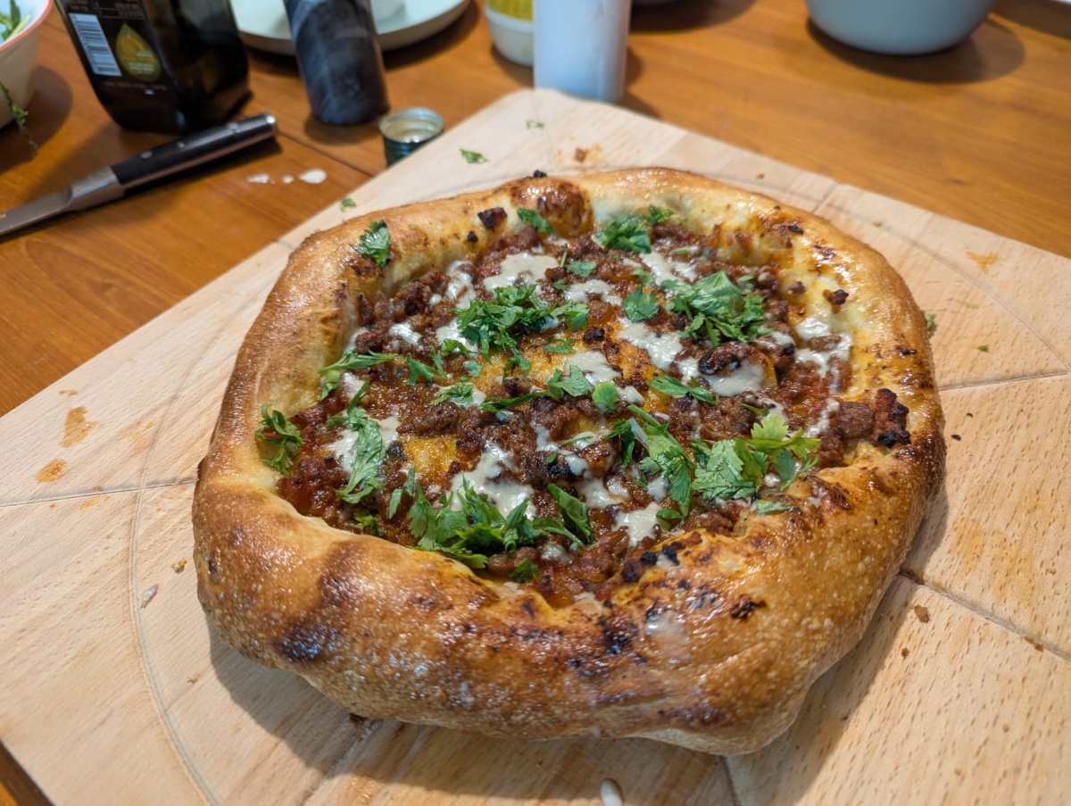 פיצה מבצק פוליש