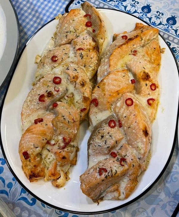 חלה מדג סלמון