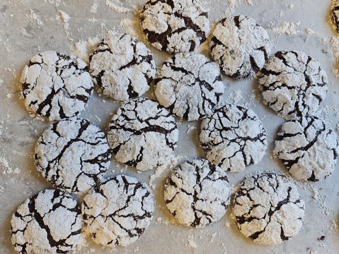 עוגיות שוקולד מושלגות